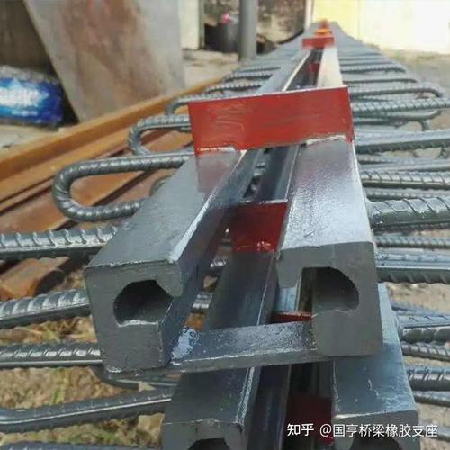 80型桥梁伸缩缝 c40型伸缩装置 模数式伸缩缝厂家