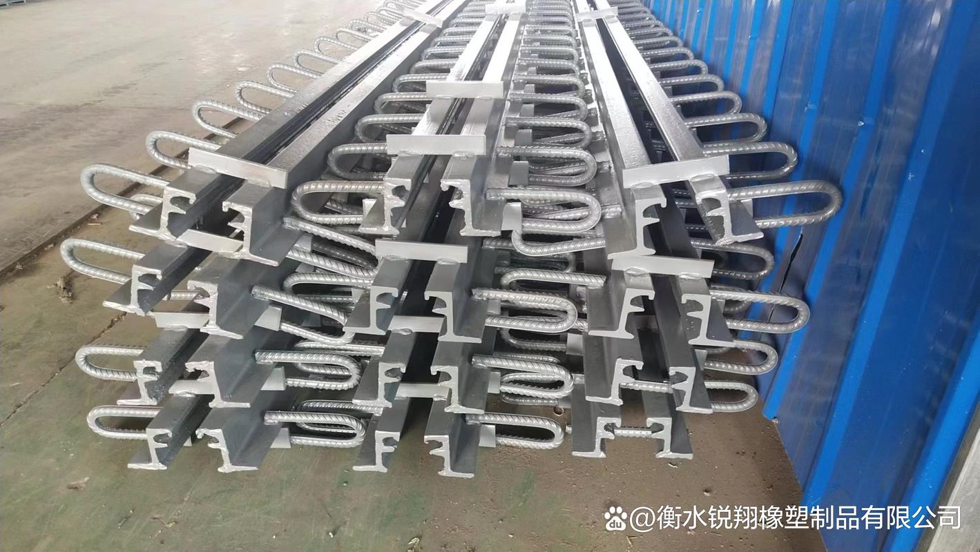 公路桥梁伸缩缝生产厂家:功能原理与选择常识